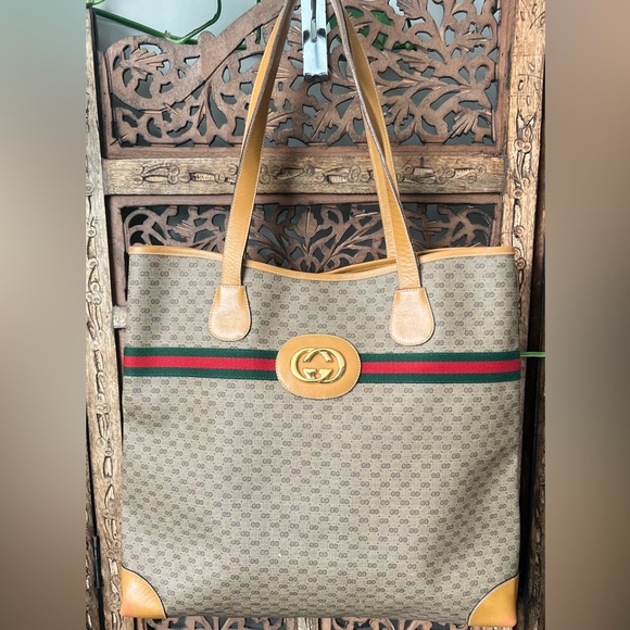 Gucci Vintage Tote with Sherry Line & Beige trim - Picture 2 of 13